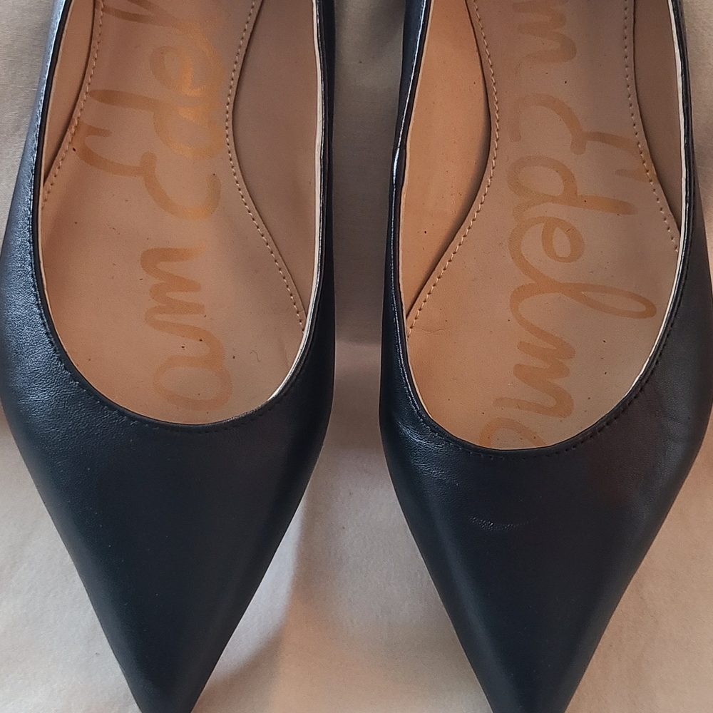 Black leather skimmer